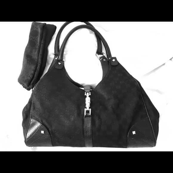 Gucci Handbags - Gucci “Jackie O” GG Hobo purse